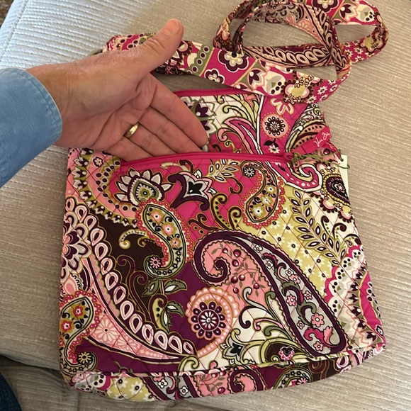 Vera Bradley NEW Very Berry Hipster - Picture 4 of 5